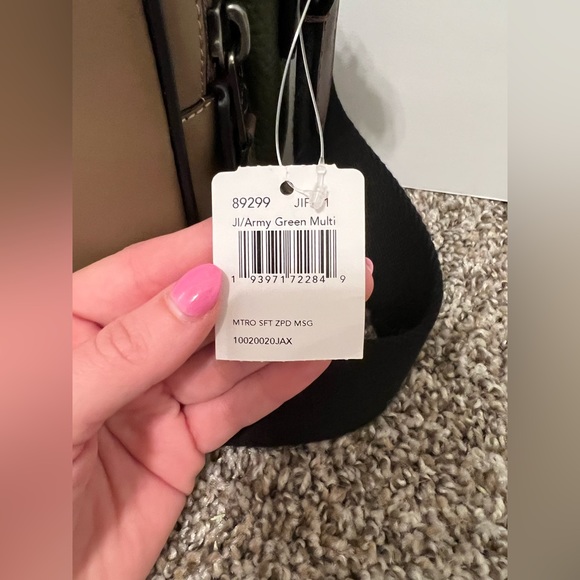 NWT Coach Metropolitan Soft Zip Messenger in Colorblock - Picture 5 of 7